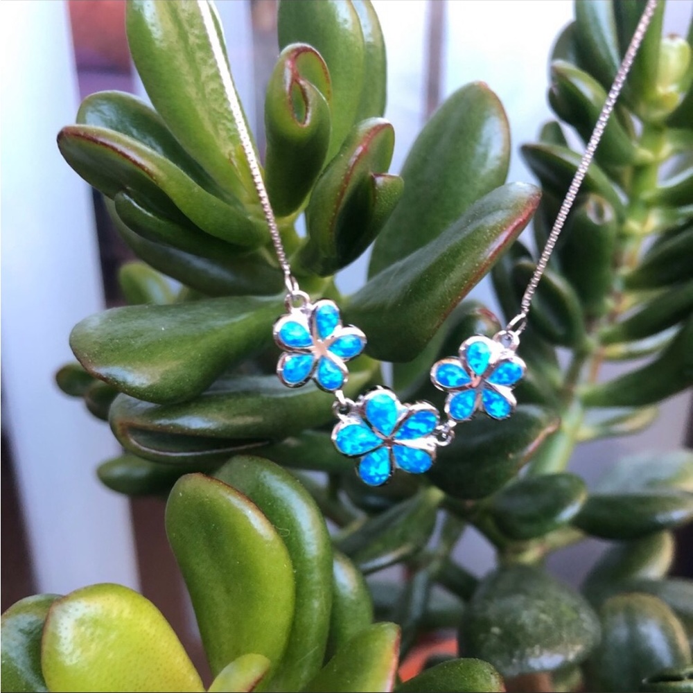 925 S/S Necklace inlaid three Blue Opal plumeria 🌸🌸🌸with 14kw gold overlay.